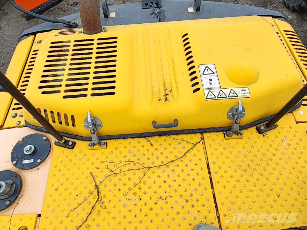 JCB JS 220 LC + T4F 大型油圧ショベル12t以上（パワーショベル・ユンボ）