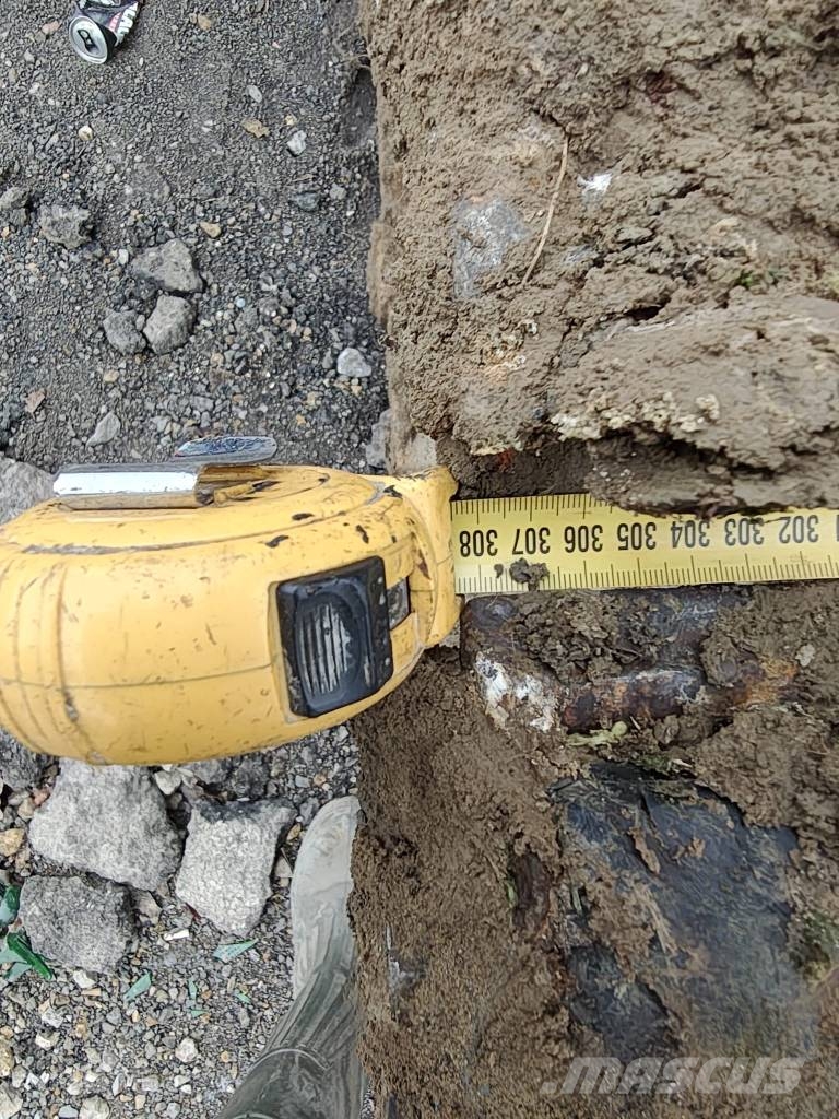 JCB JS 220 LC + T4F 大型油圧ショベル12t以上（パワーショベル・ユンボ）