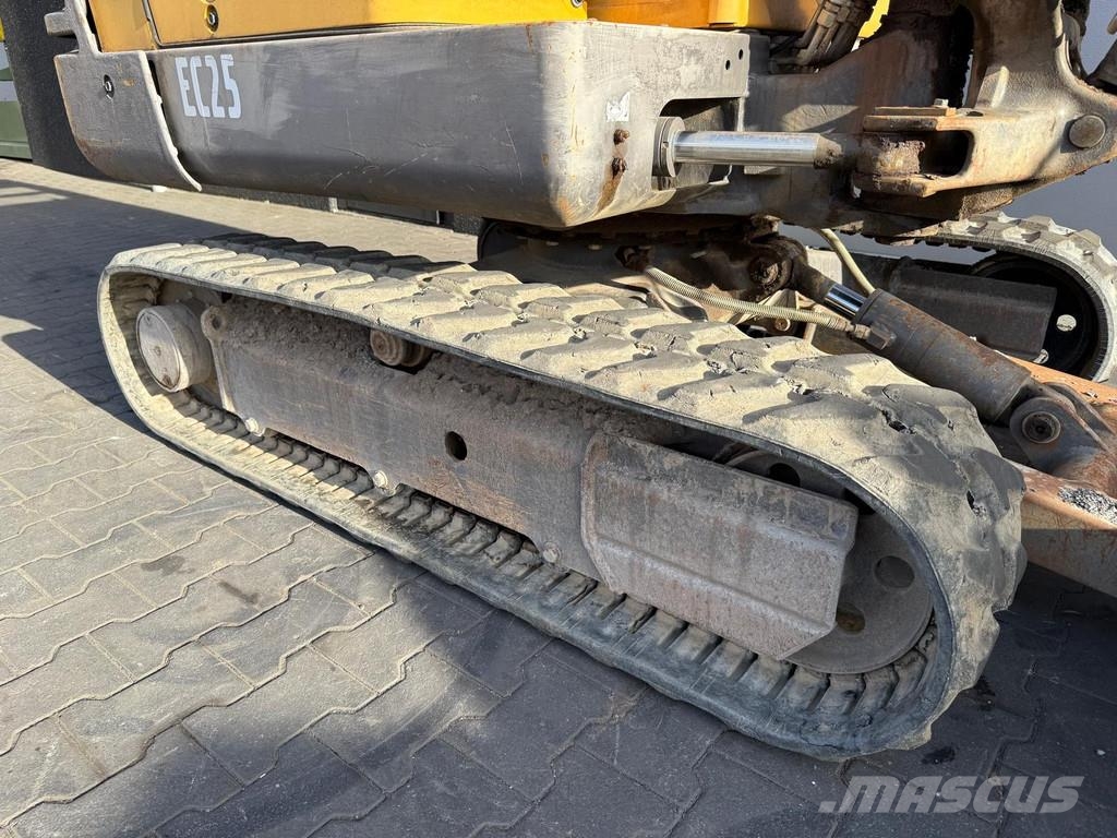 Volvo EC25 Mini excavators < 7t (Mini diggers)