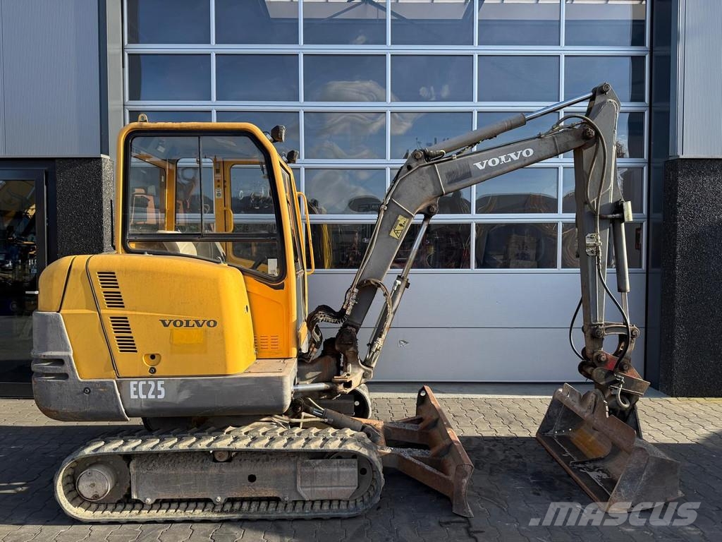 Volvo EC25 Mini excavators < 7t (Mini diggers)