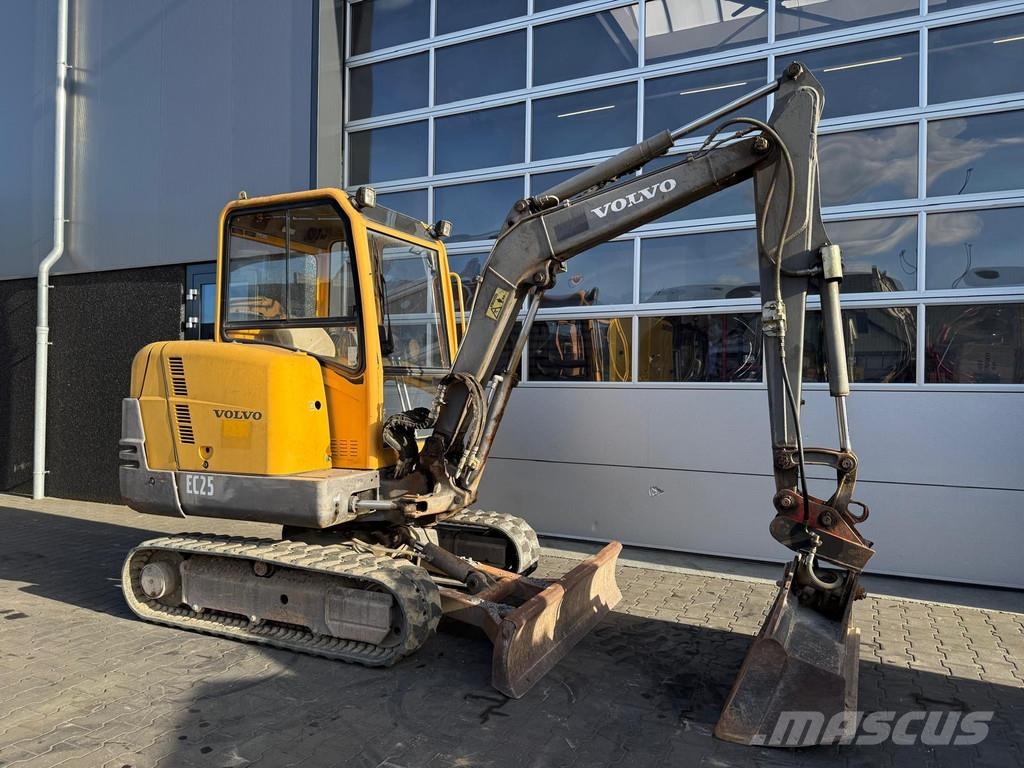 Volvo EC25 Mini excavators < 7t (Mini diggers)