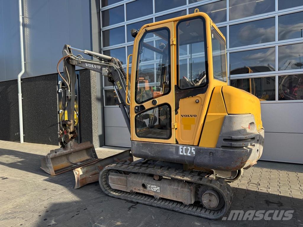Volvo EC25 Mini excavators < 7t (Mini diggers)