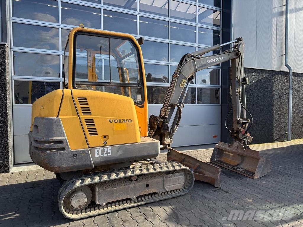 Volvo EC25 Mini excavators < 7t (Mini diggers)