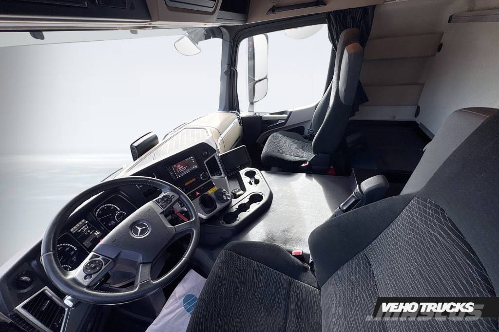 Mercedes-Benz Antos 1833 L 4x2 SKAB med ÖBS Van Body Trucks