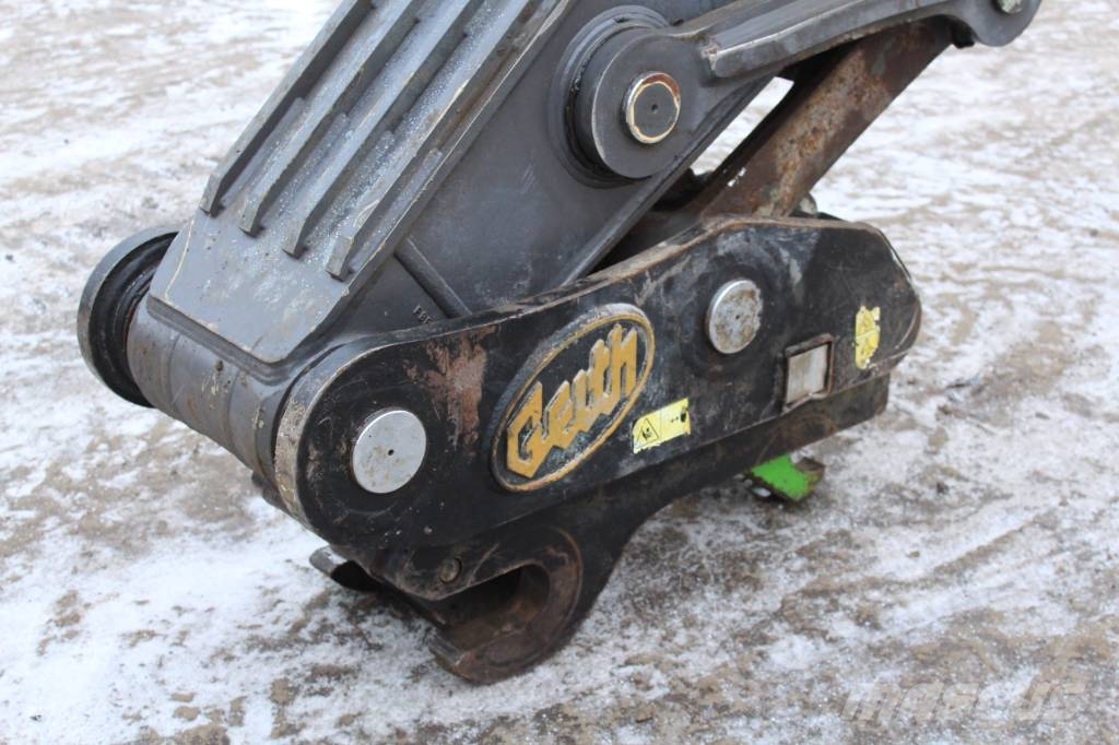 Volvo EC 220 E 履带挖掘机