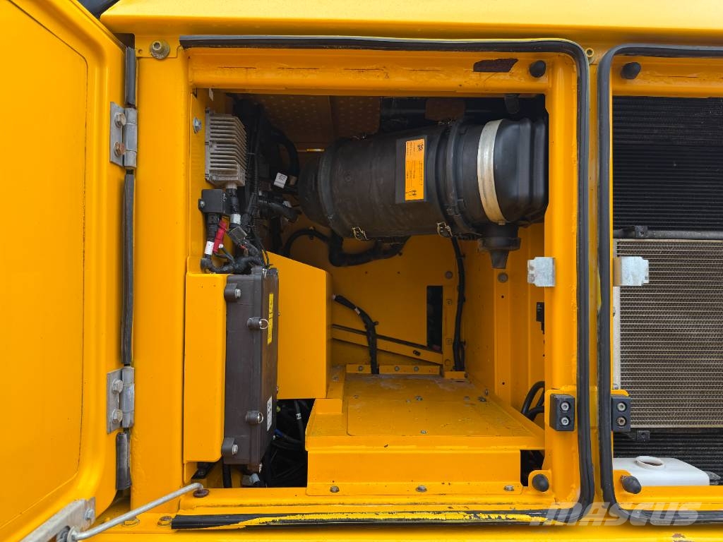 JCB 220X-LC - Quick Coupler / Automatic Greasing Excavadoras sobre orugas