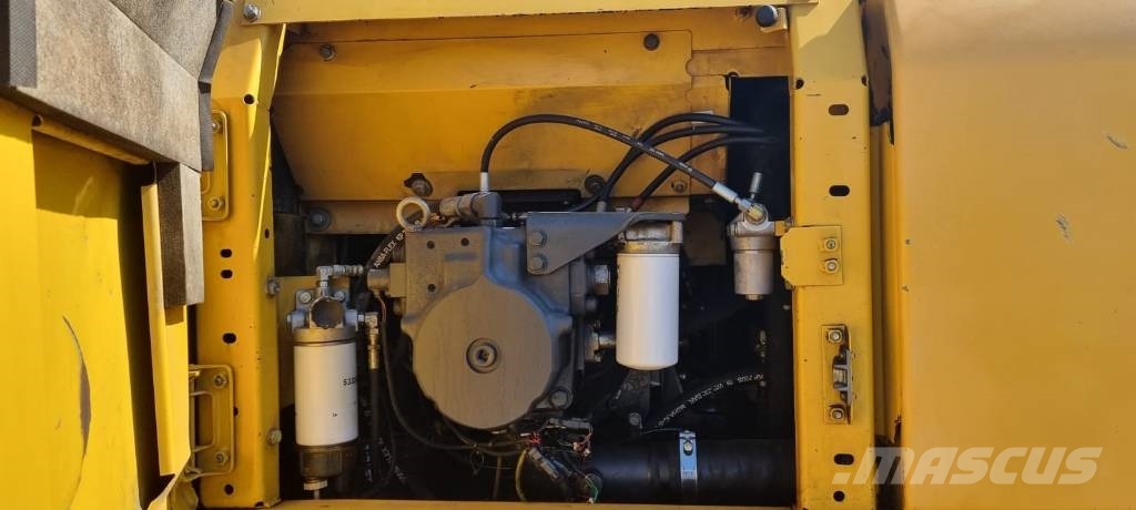 Komatsu PC 210-8 履带挖掘机