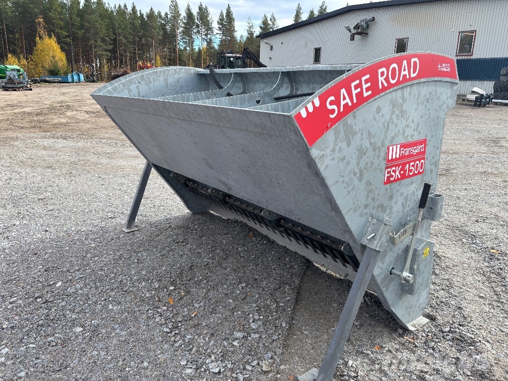 Fransgård Sandspridare 1000 liter 1500 liter Hiekan- ja suolanlevittimet