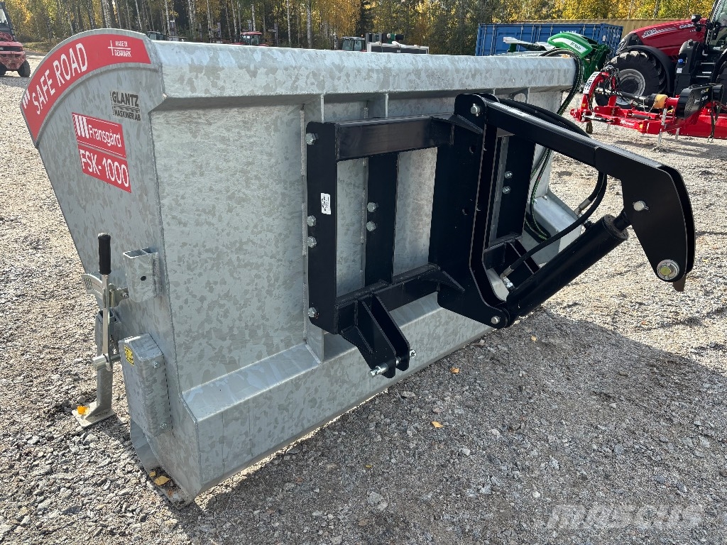 Fransgård Sandspridare 1000 liter 1500 liter Hiekan- ja suolanlevittimet