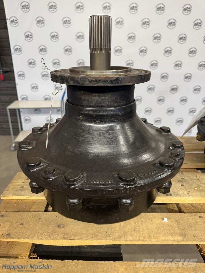 John Deere Nav / Wheel hub KM Certified F073048 Used/Beg Transmission