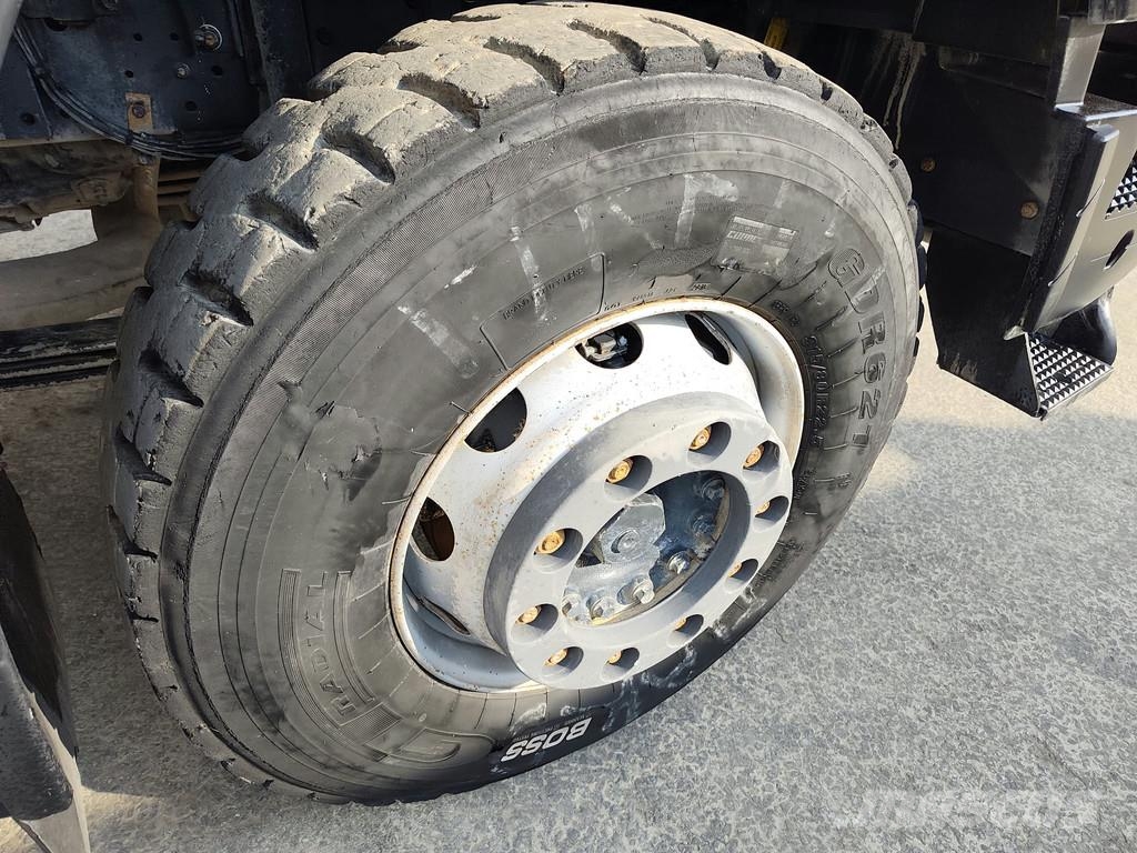 Iveco AD410T 8x4 kipper . Kiper tovornjaki