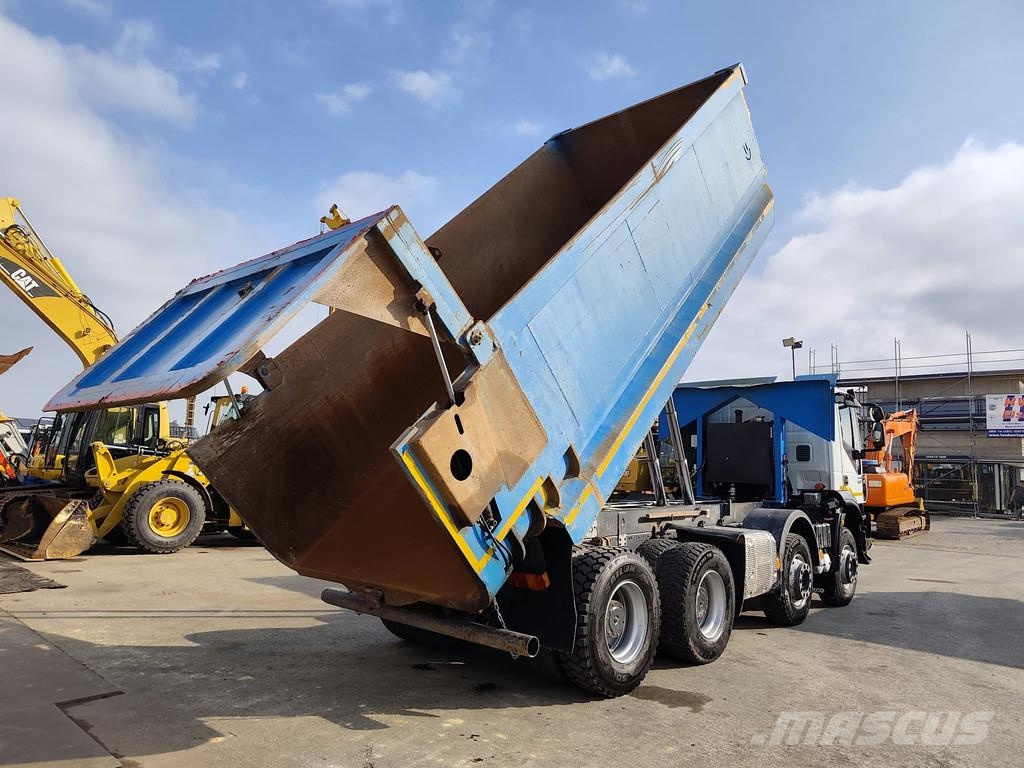 Iveco AD410T 8x4 kipper . Kiper tovornjaki