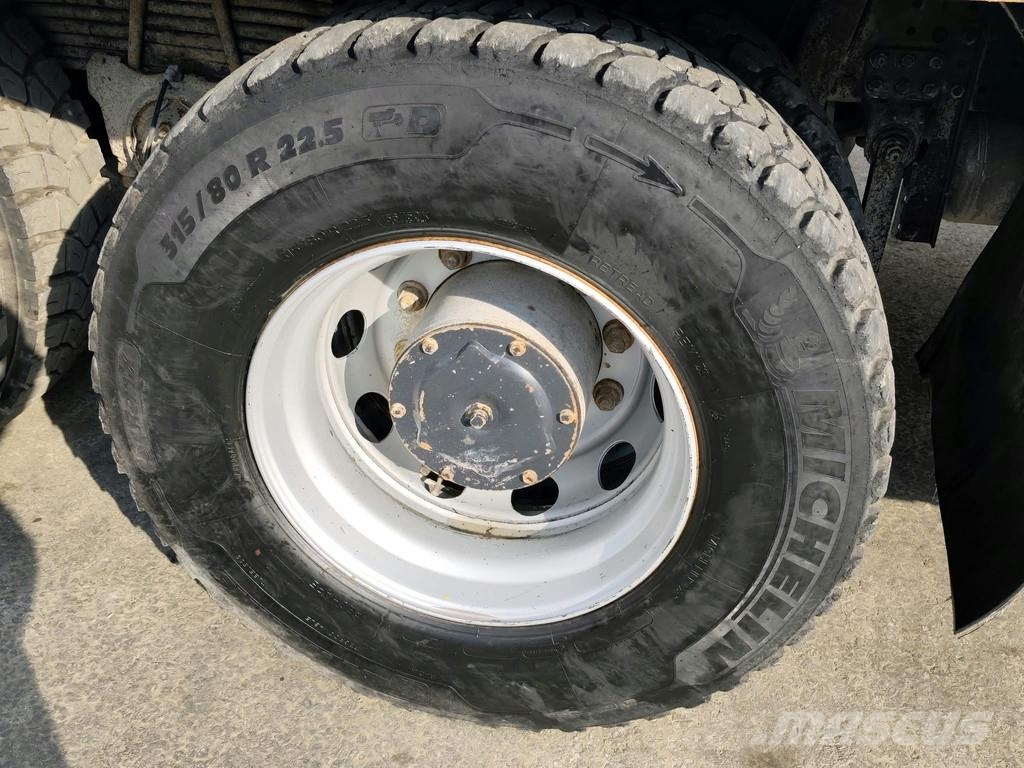 Iveco AD410T 8x4 kipper . Kiper tovornjaki
