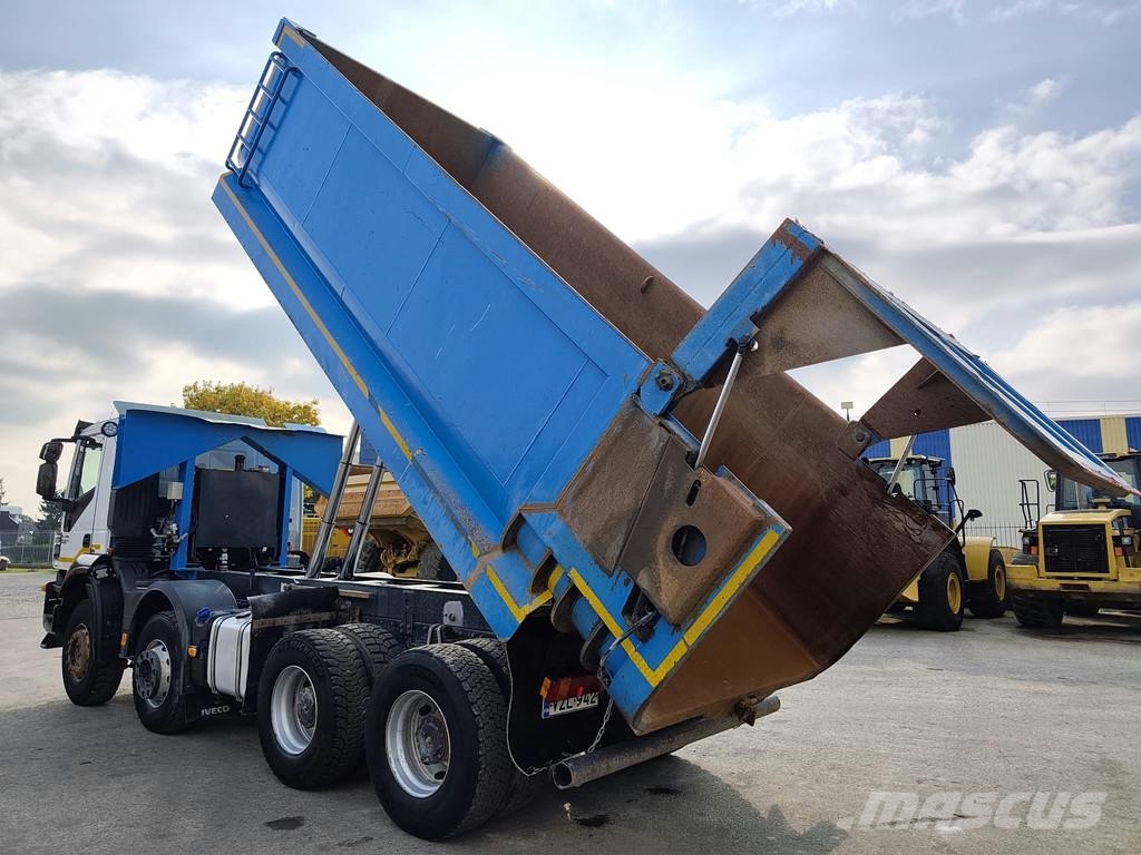 Iveco AD410T 8x4 kipper . Kiper tovornjaki