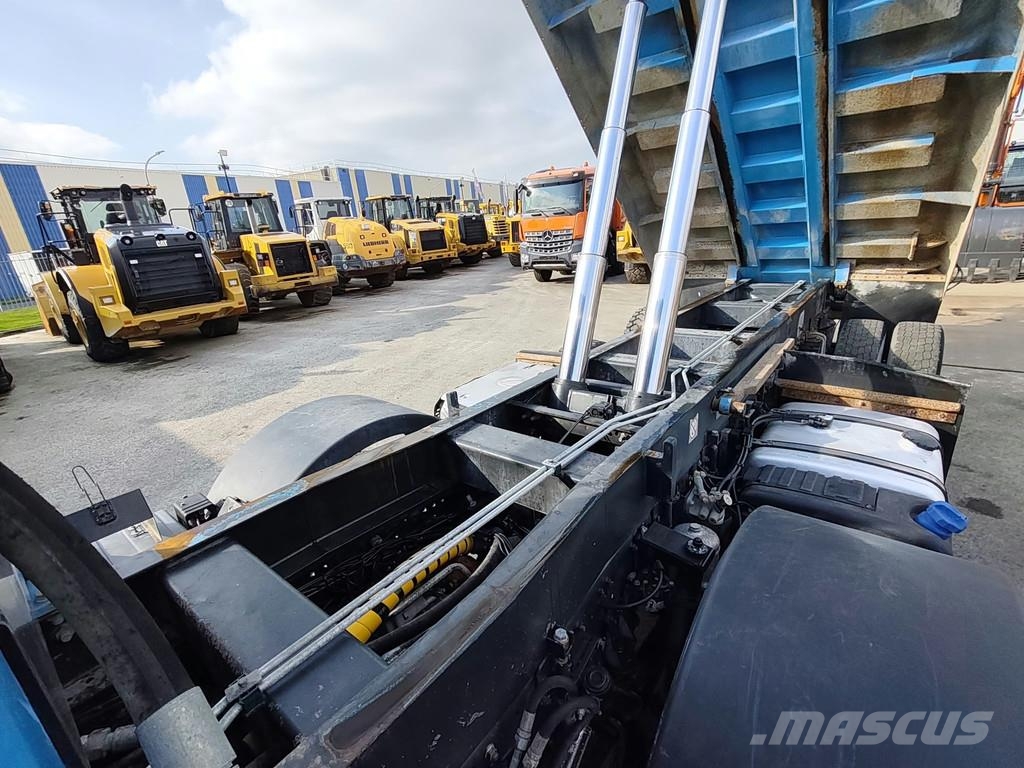 Iveco AD410T 8x4 kipper . Kiper tovornjaki