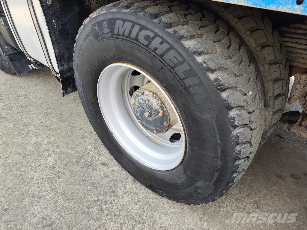 Iveco AD410T 8x4 kipper . Kiper tovornjaki