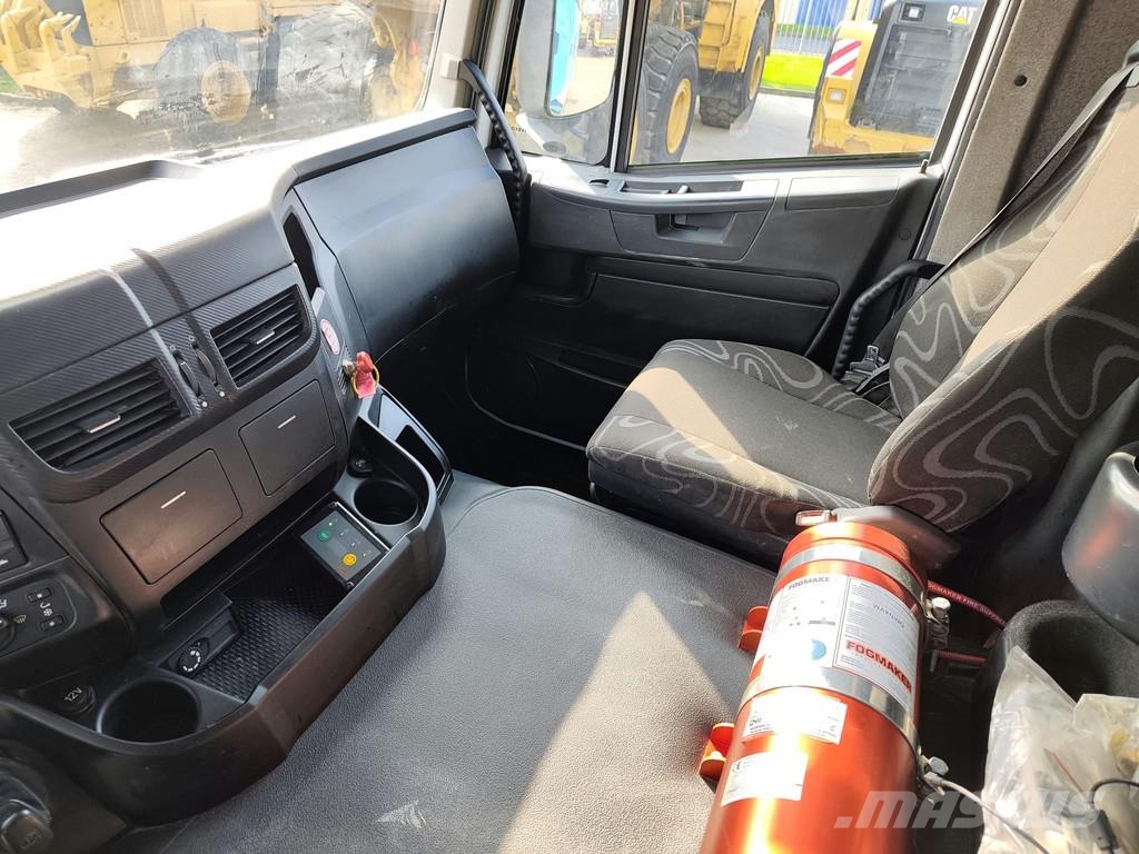 Iveco AD410T 8x4 kipper . Kiper tovornjaki