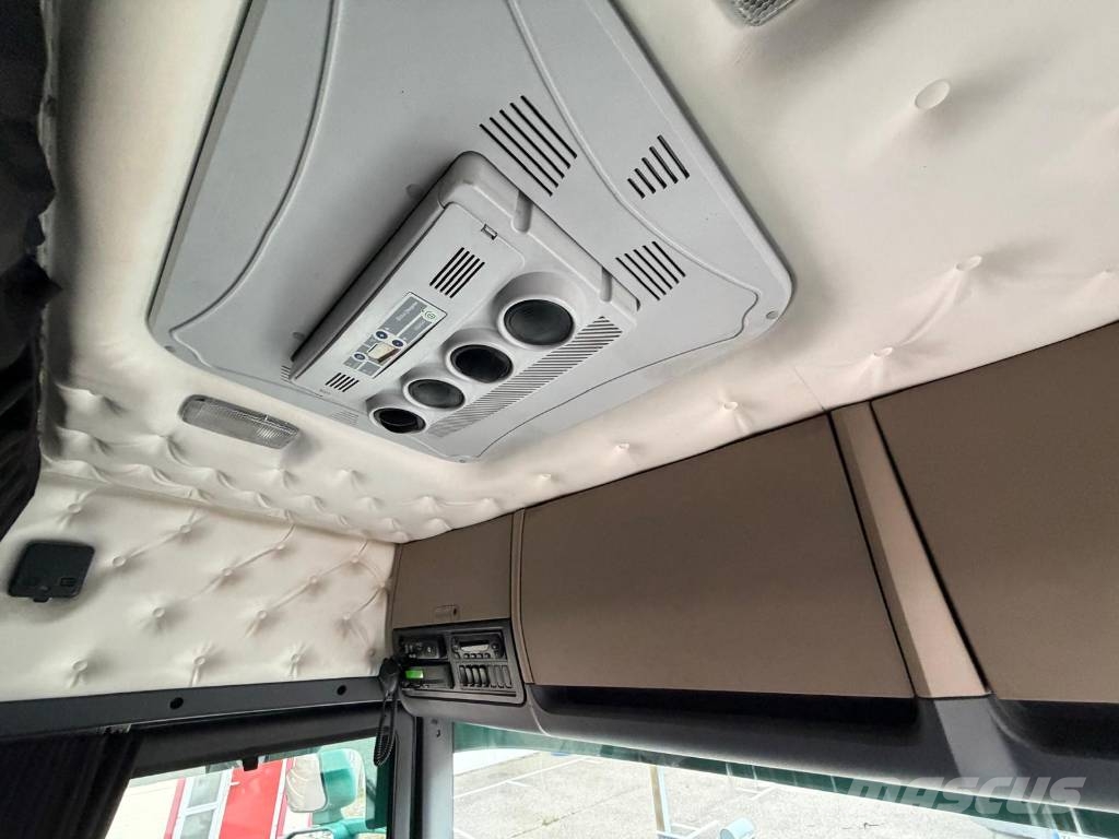 Scania R560LB6X2HNB Seria nr 5203 شاحنات بدرجة حرارة قابلة للضبط
