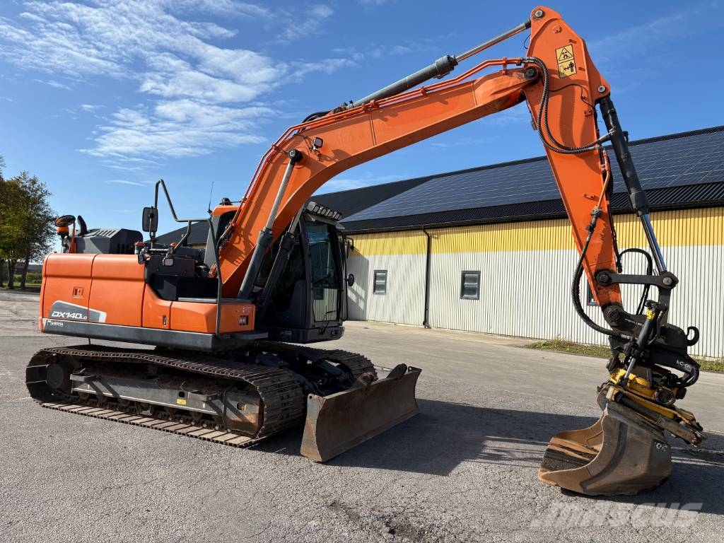 Doosan DX140 LC-5 grävmaskin, rototilt med grip Crawler excavators