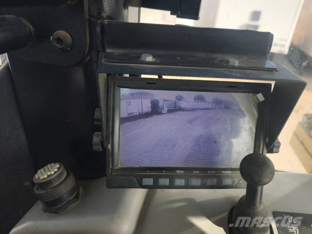 CAT D 6 N LGP بلدوزرات مجنزرة