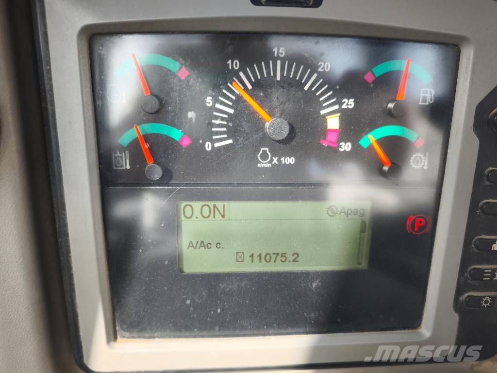 CAT D 6 N LGP بلدوزرات مجنزرة
