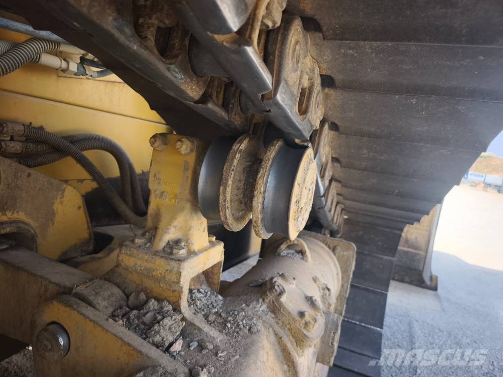 CAT D 6 N LGP بلدوزرات مجنزرة