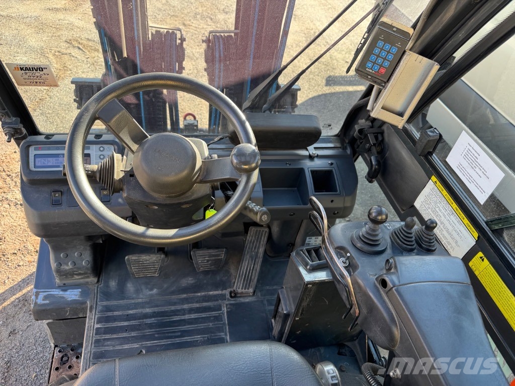 Nissan Y1D1 A 18 Q Diesel Trucker