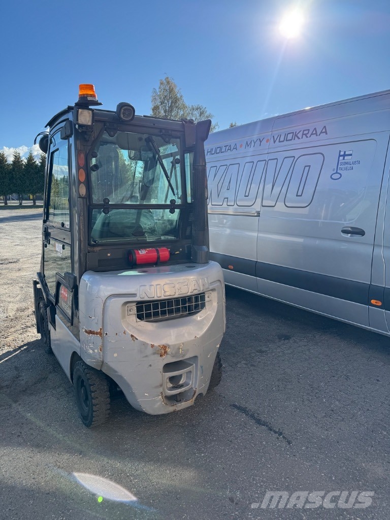 Nissan Y1D1 A 18 Q Diesel Trucker