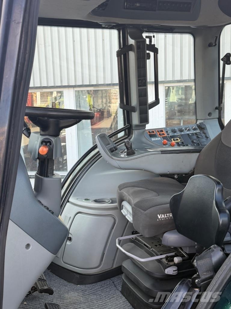 Valtra N 163 Tractors