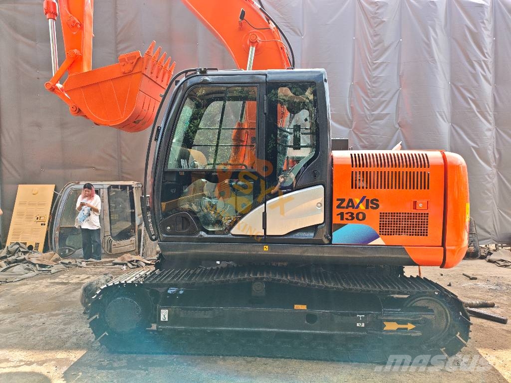Hitachi ZX130-5A 대형 굴삭기 29톤 이상