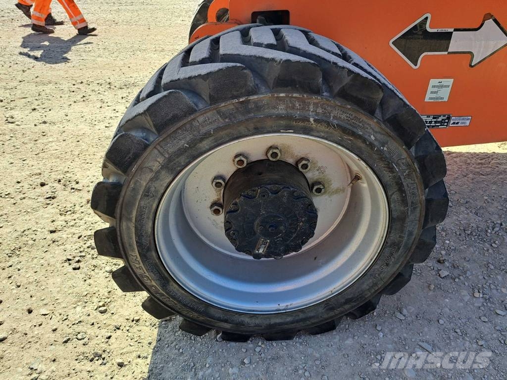 JLG 860 SJ - DUAL-CAPACITY Teleskopické plošiny