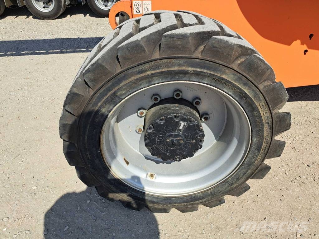 JLG 860 SJ - DUAL-CAPACITY Teleskopické plošiny