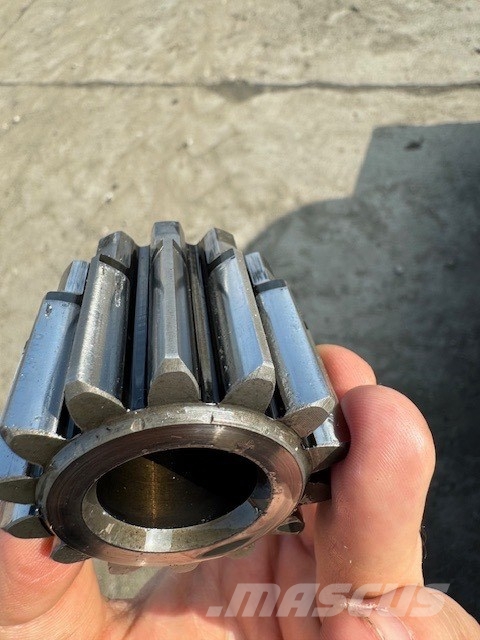 O&K RH 25.5 USED SWING GEARS 傳動裝置