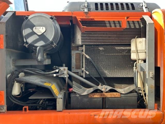 Hitachi ZX 160 W Ratasekskavaatorid