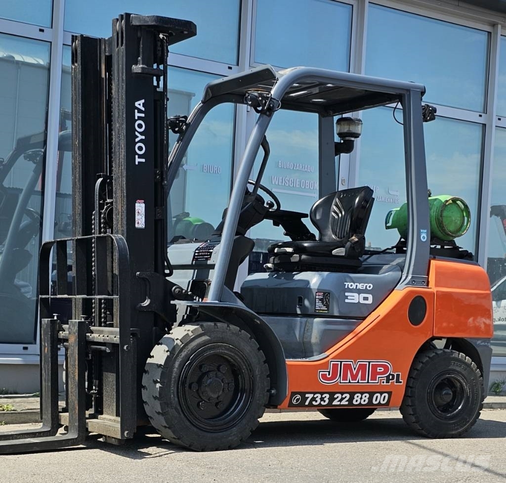 Toyota 8 FG 30 F LPG forklifts
