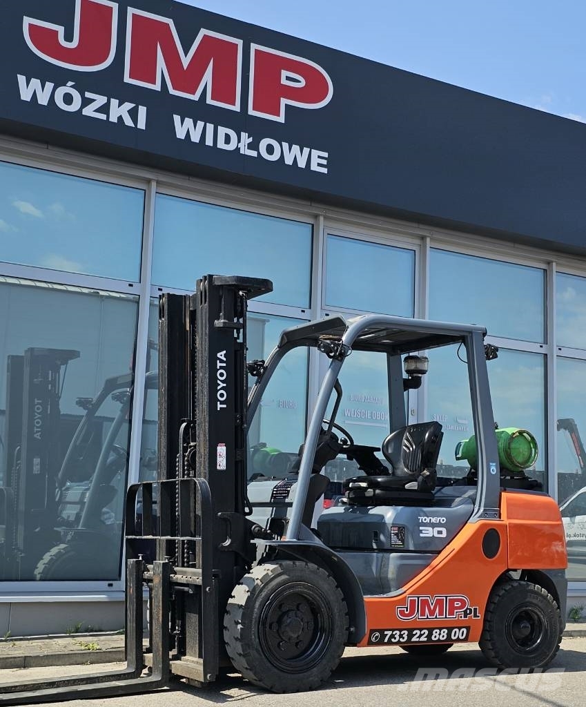 Toyota 8 FG 30 F LPG forklifts