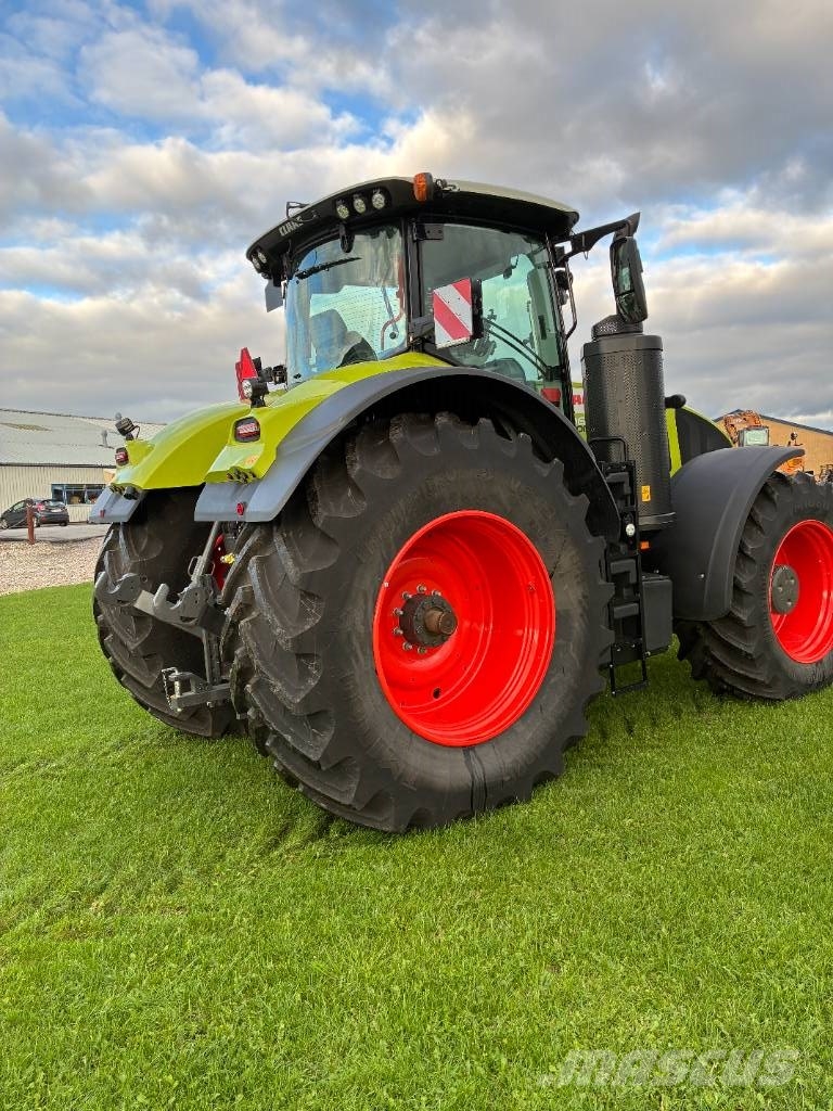 CLAAS Axion 960 Traktori
