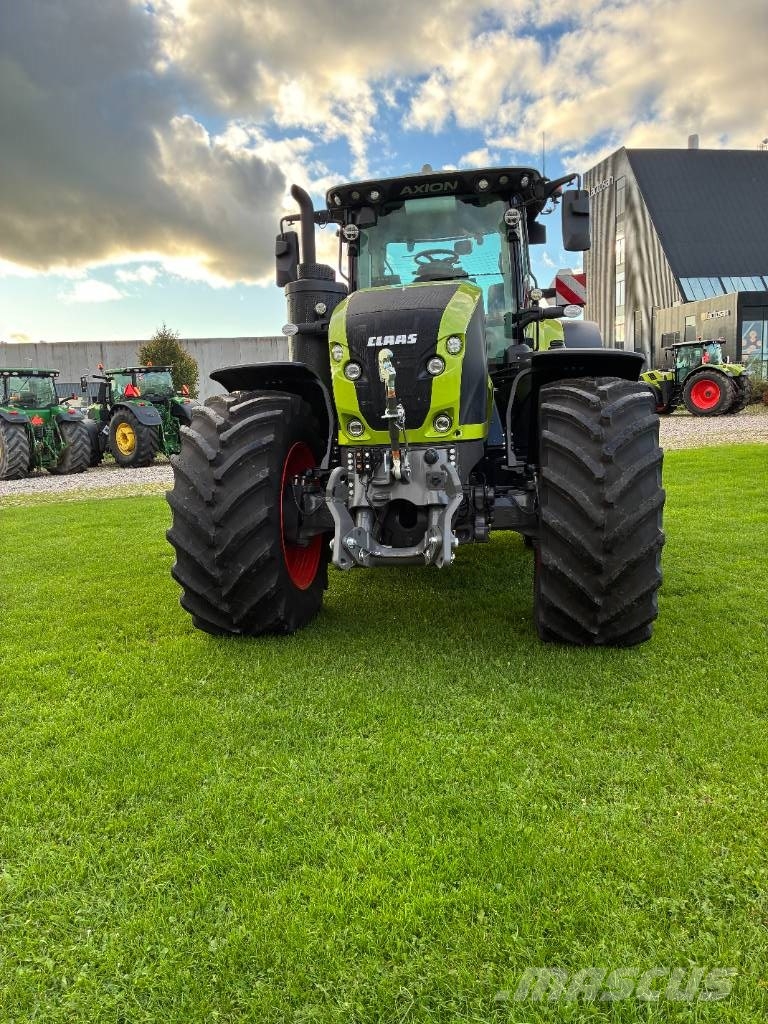 CLAAS Axion 960 Traktori