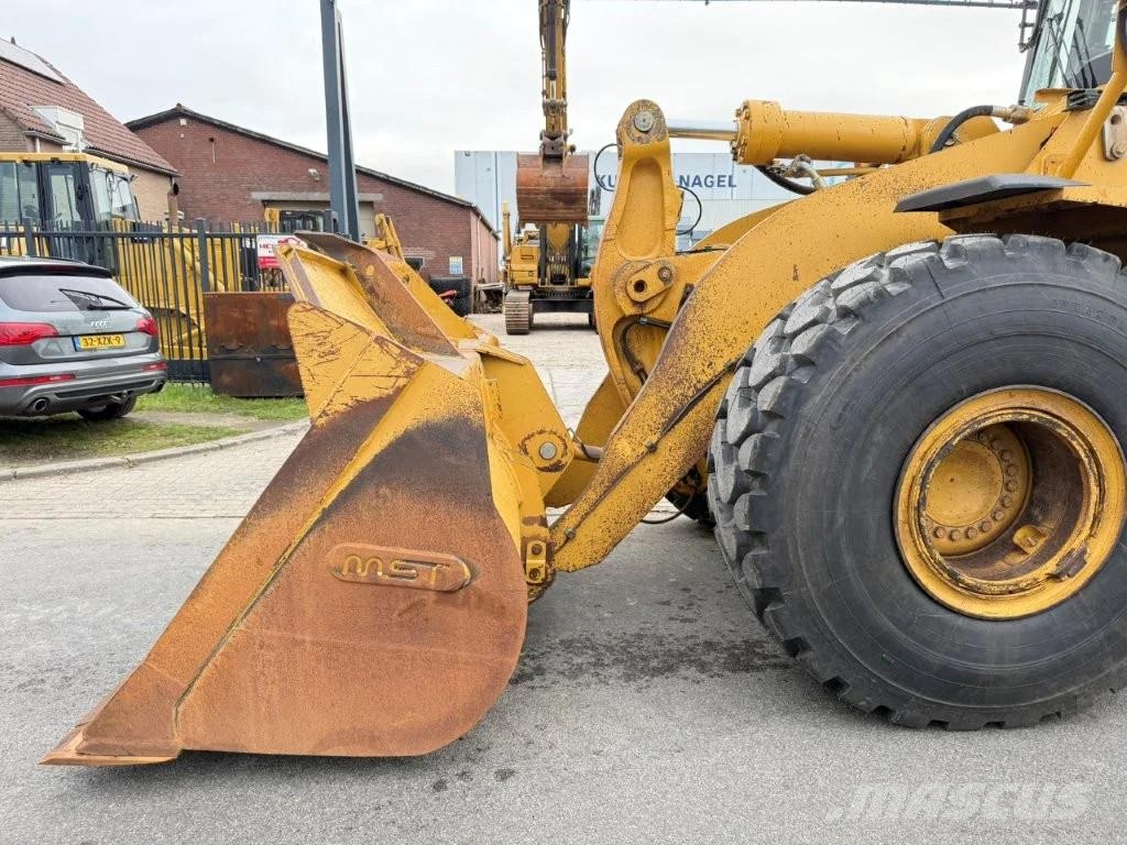 CAT 966H Kolesni nakladalci