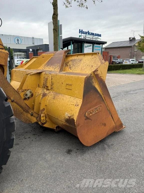 CAT 966H Kolesni nakladalci