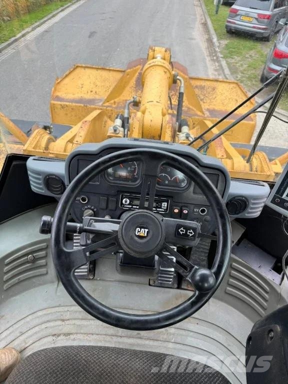 CAT 966H Kolesni nakladalci