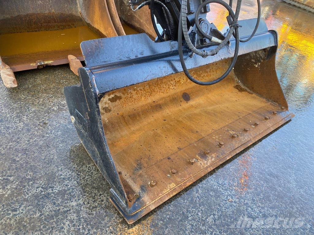 CAT M315F . Pyöräkaivukoneet