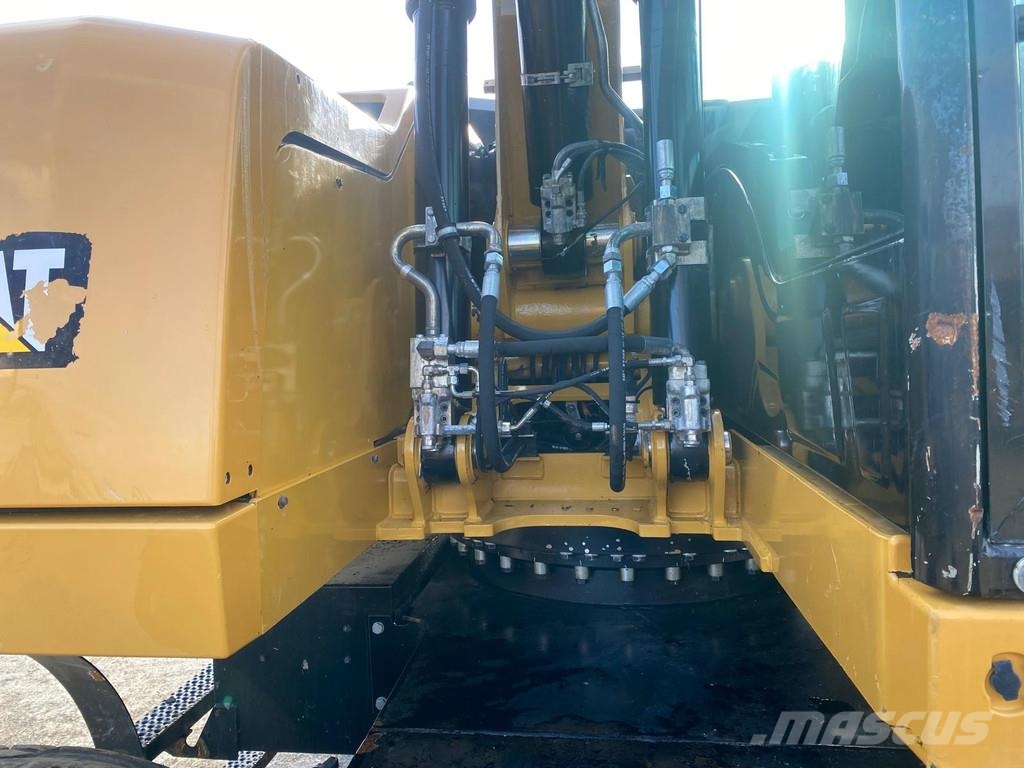 CAT M315F . Pyöräkaivukoneet