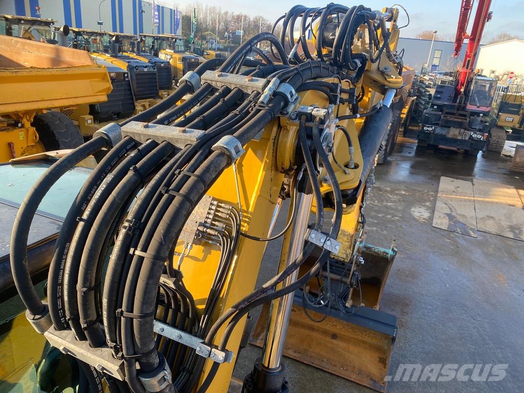 CAT M315F . Pyöräkaivukoneet