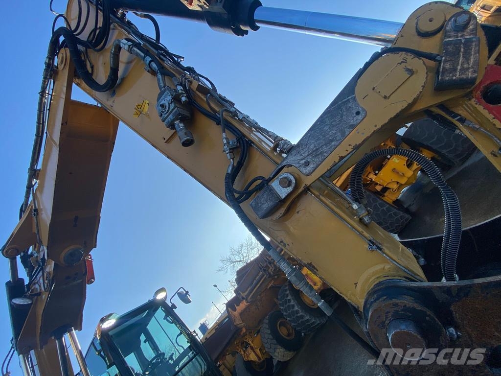 CAT M315F . Pyöräkaivukoneet