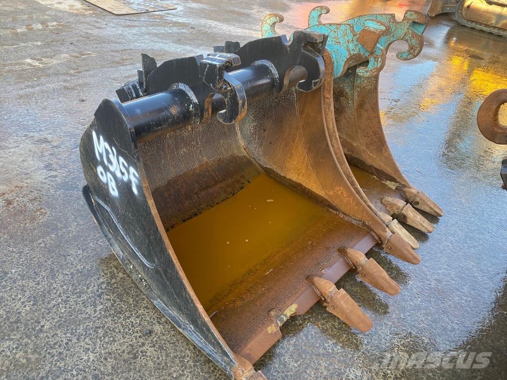 CAT M315F . Pyöräkaivukoneet