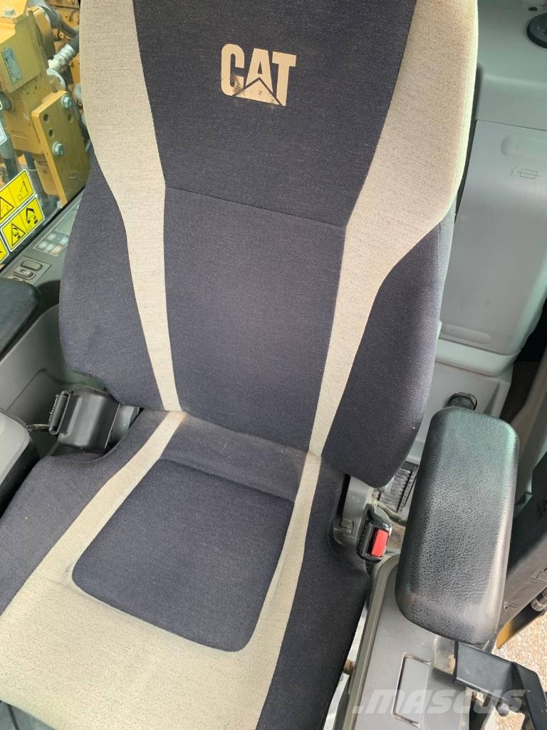 CAT 323 E-LN Paletli ekskavatörler