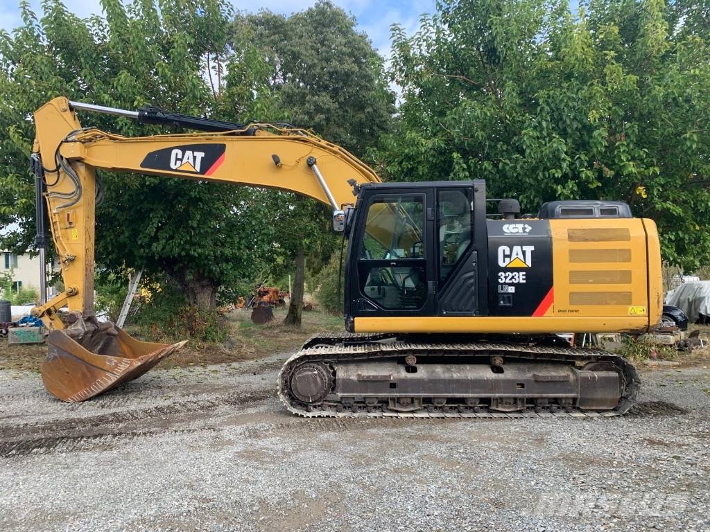 CAT 323 E-LN Paletli ekskavatörler
