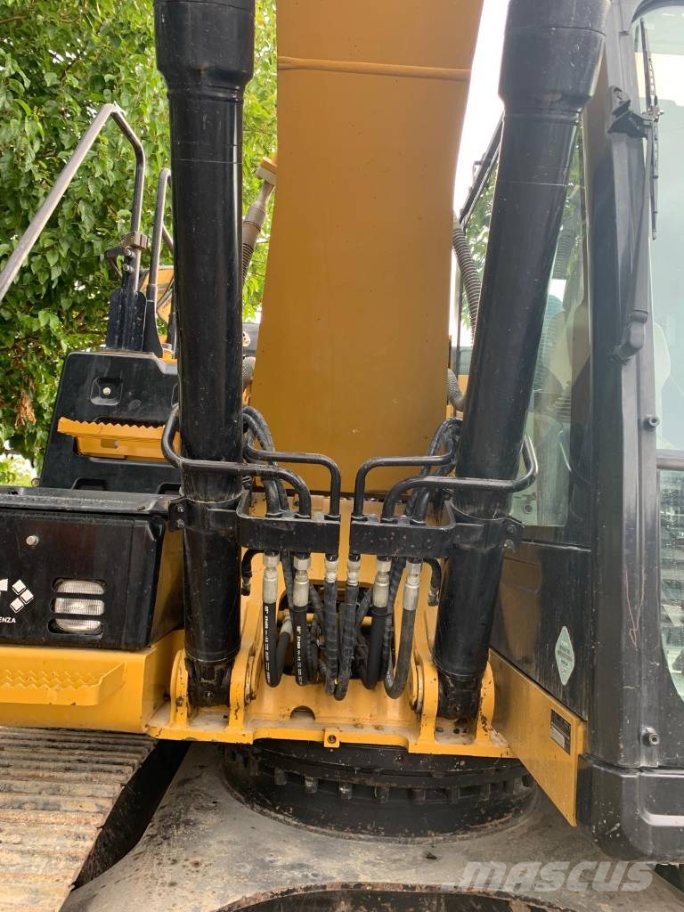 CAT 323 E-LN Paletli ekskavatörler