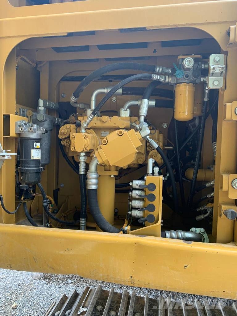 CAT 323 E-LN Paletli ekskavatörler
